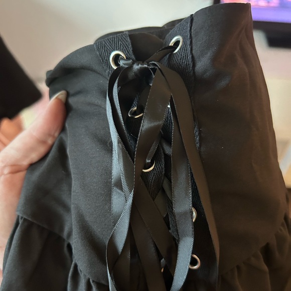 $12! Brand New: High Waist Grommet Lace Up Front Ruffle Trim Shorts - Picture 8 of 10